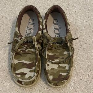 Hey Dude Kids Green Camo Moccasins